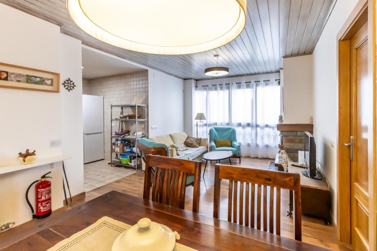 Apartamento San Fabian De Bossost Bagian luar foto